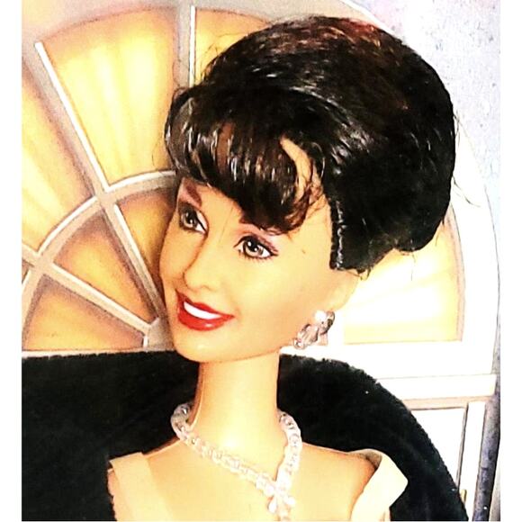 1998 Daytime Drama Collection 1st in Series All My Children "Erica Kane" Barbie - Picture 3 of 7